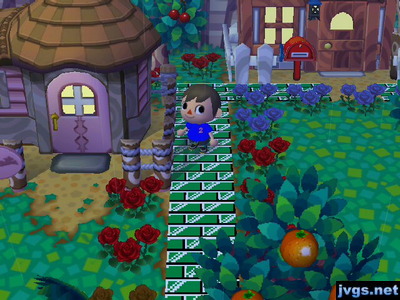 A new house in the spot where Del lived.