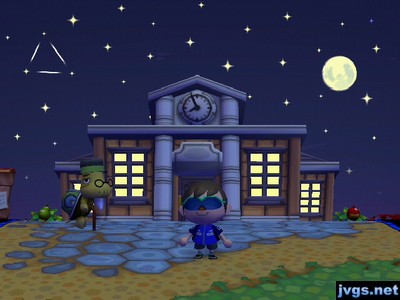 Watching the autumn moon from in front of town hall.