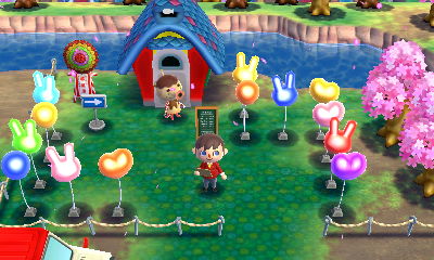 Balloons attract attention to Zucker's street fair (ACHHD)