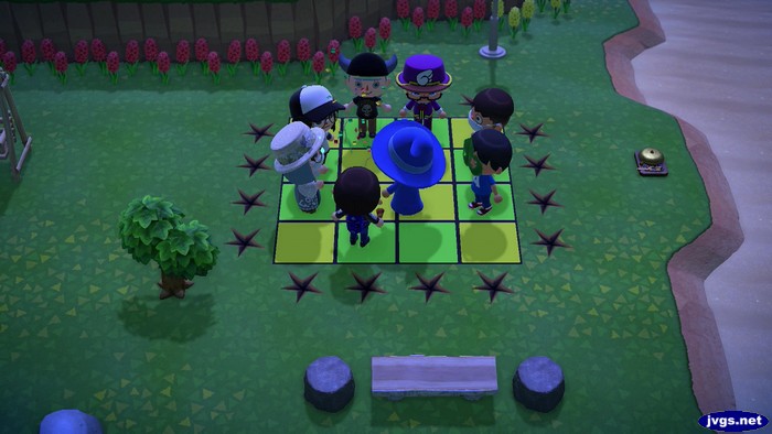 An eight-player round of pitfall sumo!