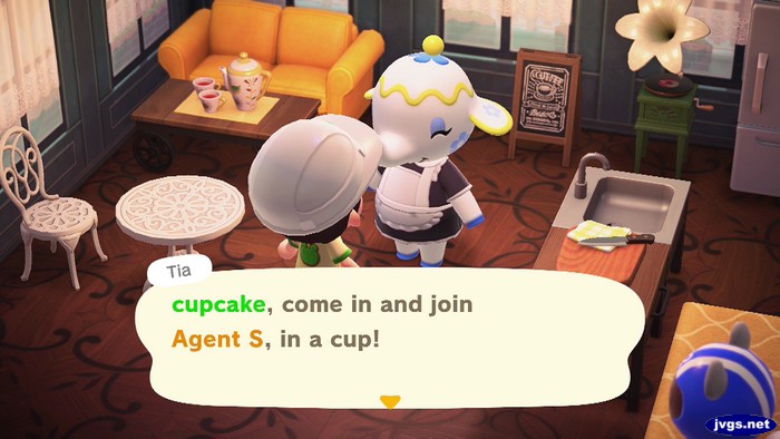 Tia: cupcake, come in and join Agent S, in a cup!