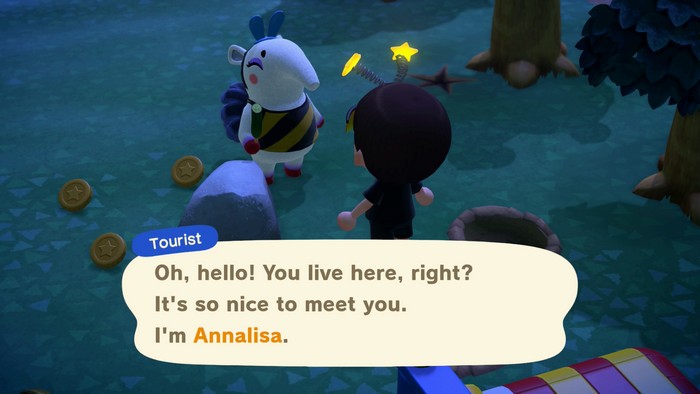 Tourist: Oh, hello! You live here, right? It's so nice to meet you. I'm Annalisa.