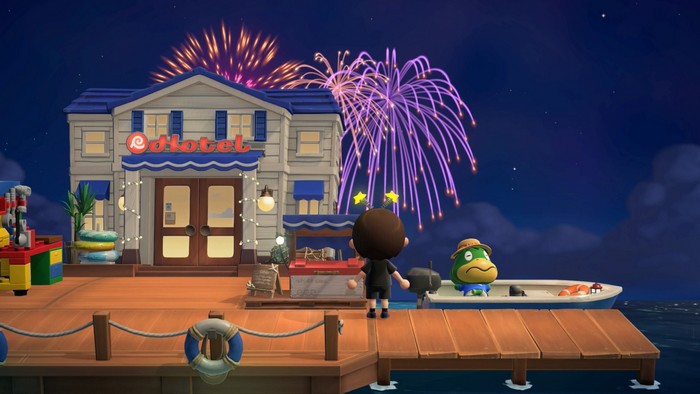 Watching the fireworks from the dock outside the hotel. Kapp'n says hi.