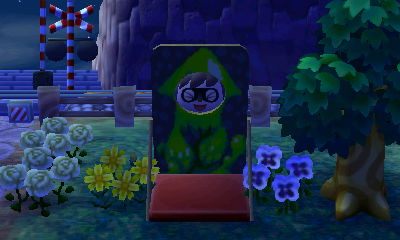 Sticking my face through the Splatoon squid faceboard.