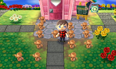 Gyroids piled up outside of Re-Tail.