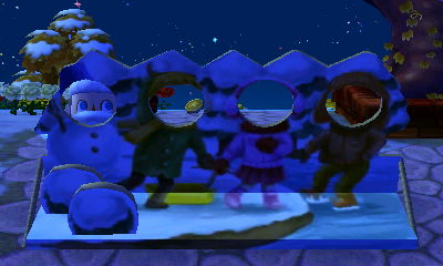 The special face-cutout standee for the winter solstice.