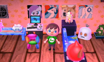 My Little Pony designs in Fish's house.