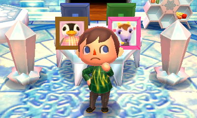 Kidd's pic next to Aurora's pic.