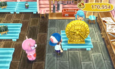 Another golden clock that Cyrus has made for me at Re-Tail.