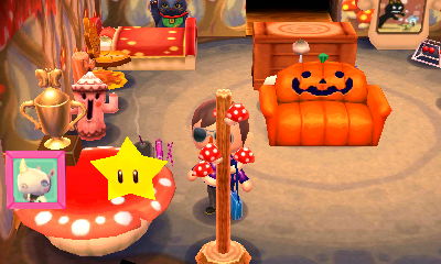 A home I StreetPassed that features spooky furniture, mush furniture, and Rhonda's pic.