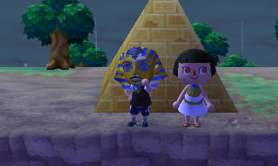 King Tut and Cleopatra (Jeff and Wendy) posing by the pyramid PWP.