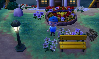 My new street lamp PWP, next to my yellow bench.